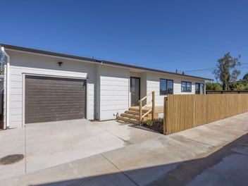 Fully renovated & freehold
