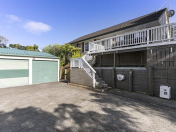 Family Home with Garage/Workshop & Modern Comforts