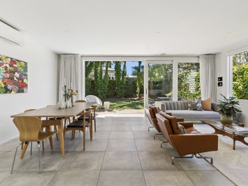 Effortlessly stylish - Auction this Wednesday