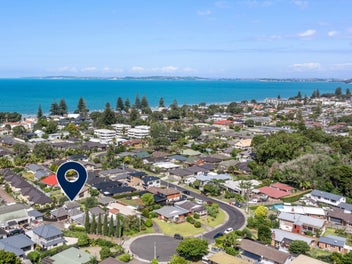 Coastal family home with potential!