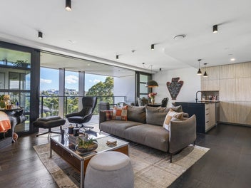 Parkside penthouse perfection