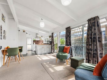 Discover Your Peninsula Home!