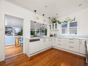 Charming 1950s Bungalow with Endless Potential