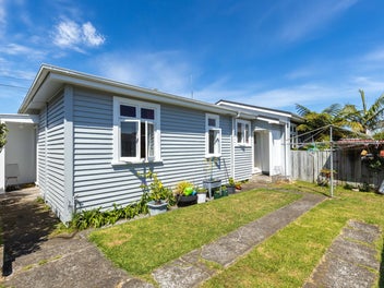 Centrally Located Investment or First Home!