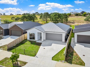 Stylish Easy Living: Southbound Sellers