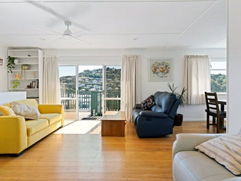 * UNDER OFFER * Four Bedrooms, Two bathrooms, Many