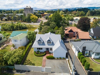 Modern Cape Cod & Lagoon Frontage