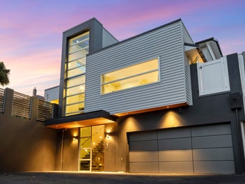 Contemporary living, Exceptional views