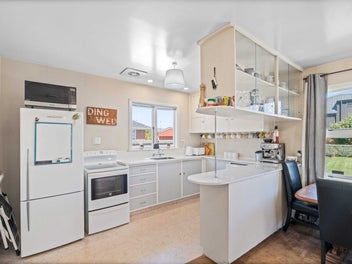 * UNDER OFFER * Charming Family Home Awaits You!