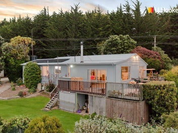 Coastal Charm, Ocean Views & Serenity