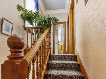 Charming Newtown Villa