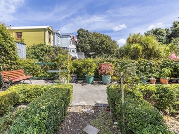 NEWTOWN VILLA WITH SECRET GARDEN