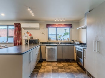 Modern, Low-Maintenance & Ready to Move In!