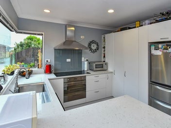 PERFECT START TO PROPERTY LADDER – BRICK & TILE