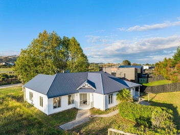 Charming Villa Style Home in Pokeno