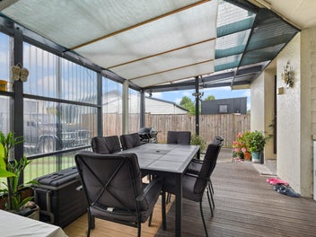 Terrific Family Home on a 1/4 acre