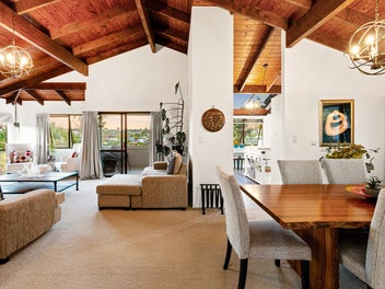Perfect Entry To Unparalleled Location!