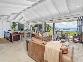 Exclusive offering in Hahei Beach