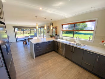 FAMILY HOME WITH SPACE & PRIVACY