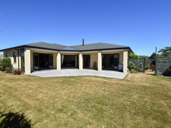 Well-Built, Triple Car Garaging Central Carterton