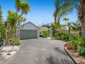 A Well-Loved Family Haven - Ready to be Yours!