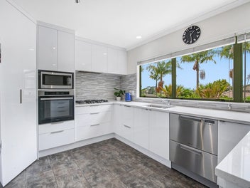 A Well-Loved Family Haven - Ready to be Yours!