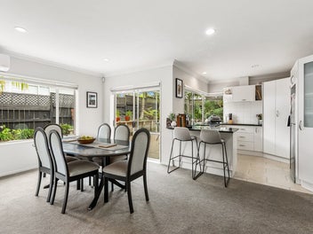 Auction this Thurs 27 March from 12noon!