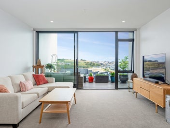 Living in Style in Long Bay