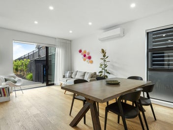 Premium Quality End-Townhouse