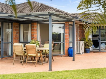 Your Coastal Retreat In Papamoa
