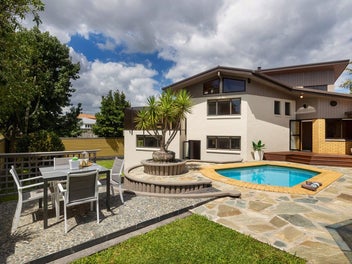 Architectural Entertainers Sanctuary + Pool & Spa