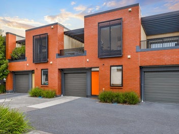 Garage Convenience & Sunlit Comfort
