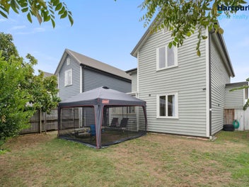 Live, Entertain, Enjoy: 5 bedroom masterpiece