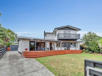 6 Bedrooms in Cohen Place!