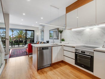 Best in the block! Sea views, north facing