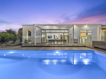 Immerse Yourself in Eco-Friendly Luxurious Living!