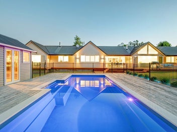 Resort-Inspired Country Living - Horses Welcome!