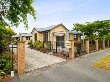 Street Facing Over 60s Unit