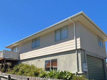 Image 1 of 7