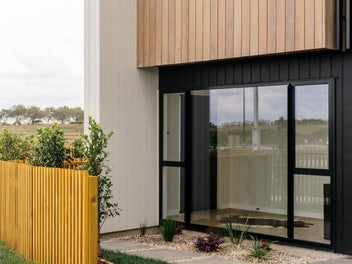 STANDALONE FREEHOLD KARAKA VILLAGE SHOWHOME