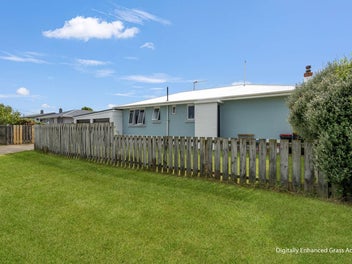 Easy Care 3 Bedroom, and Double Glazed!