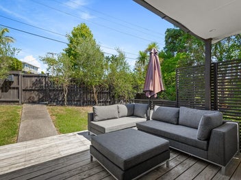 Sunkissed & Serene | Vibrant Family Living