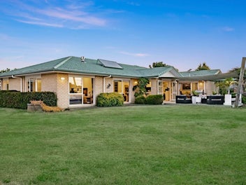 True Kiwi Country Living!