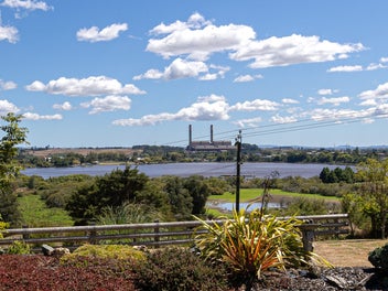 Peaceful lifestyle block with priceless views