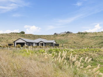 New Build with Stunning Vistas