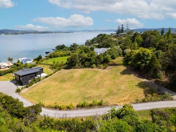 EXCLUSIVE GATED COASTAL SECTION
