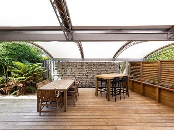 Superbly Private & Spacious Family home