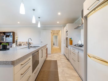 PRESENT ALL OFFERS! Your Waipu Dream Home Awaits