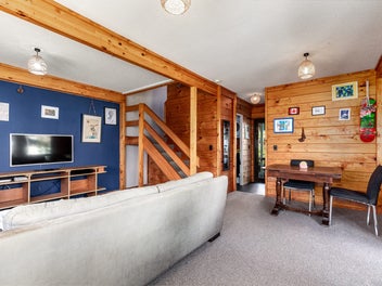 Modern Living in the Heart of Petone!