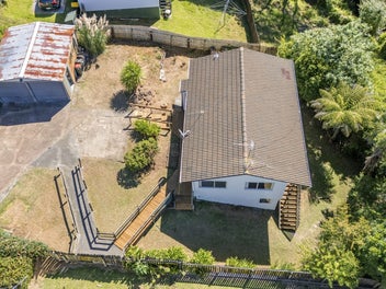 Affordable Home On A Large Section – Must See!